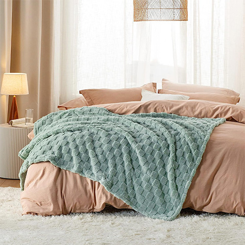 Fleece Throw Blanket for Bed - 3
