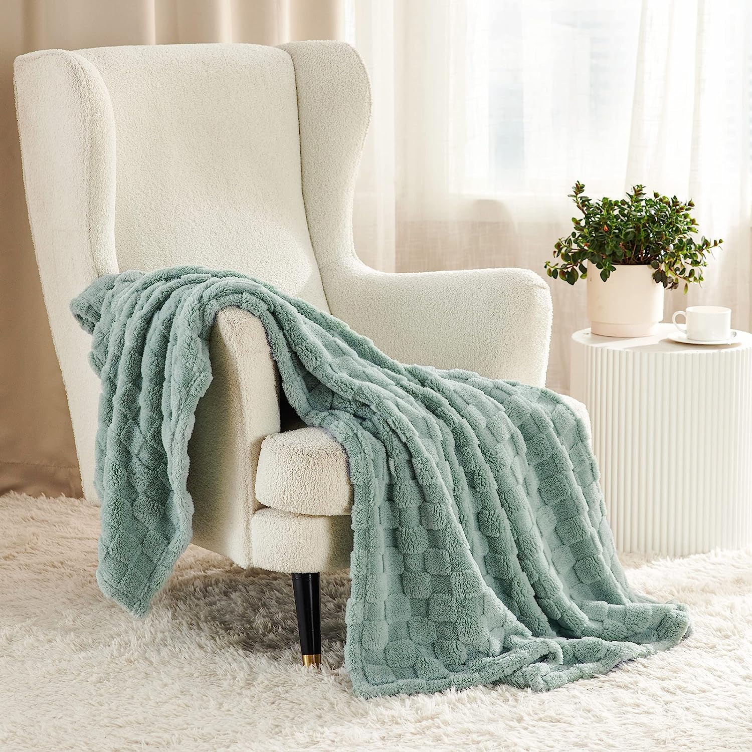 Fleece Throw Blanket for Bed - 1